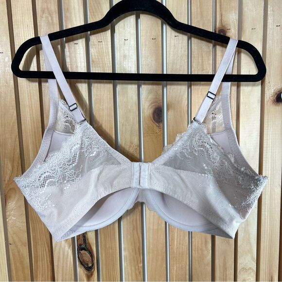 SPANX Undie-Tectable Push Up Plunge Bra Nude Lace Size 36DD - Picture 4 of 13